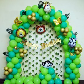 Image of Jungle theme arch decor